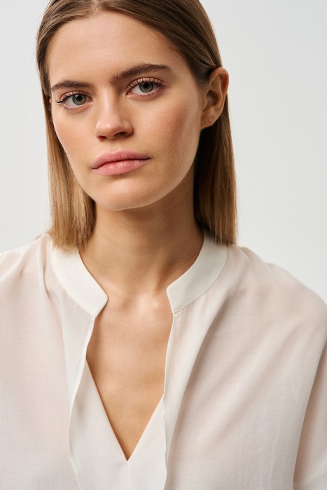 блузка с короткими рукавами по цене 3110 руб вид справа