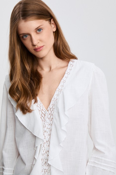 блузка с кружевной отделкой из россии вид сбоку