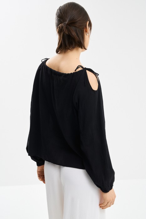 блузка с открытыми плечами по цене 1150 руб вид справа