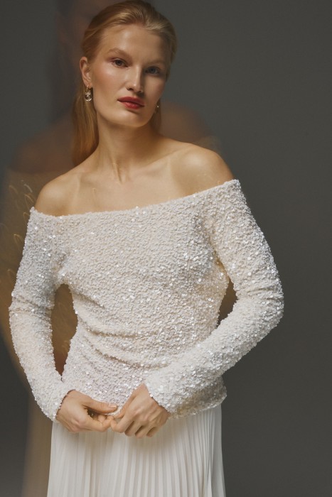 блузка с открытыми плечами по цене 1620 руб вид справа