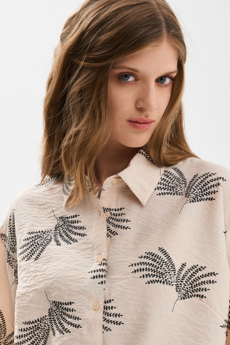 блузка с принтом от бренда снежная королева вид слева