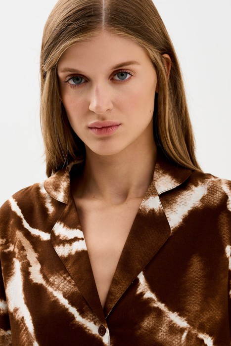 блузка с принтом по цене 1580 руб вид справа