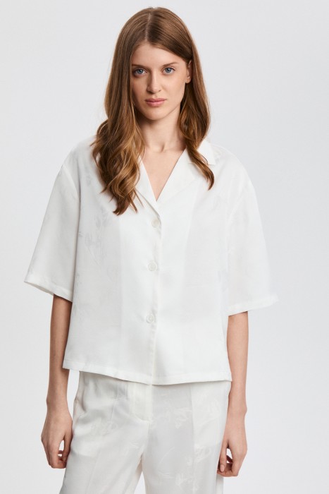 блузка с принтом от бренда снежная королева вид слева