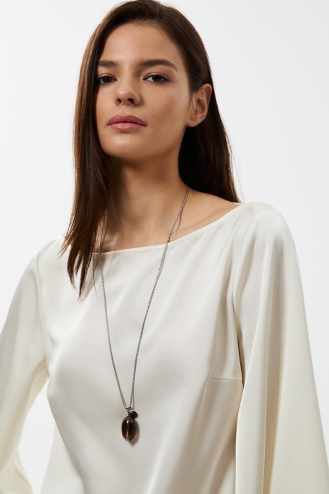 блузка с рукавами-клеш из россии вид сбоку