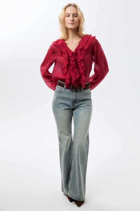 блузка с рюшами от бренда снежная королева вид слева