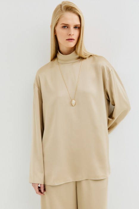 блузка с воротником-стойкой из россии вид сбоку