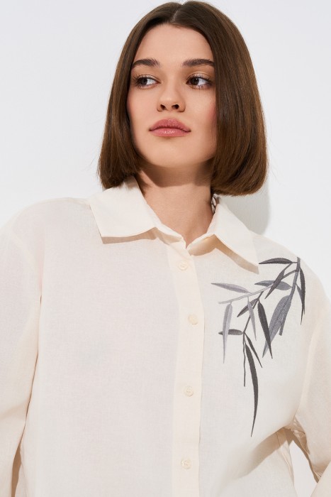 блузка с вышивкой из россии вид сбоку
