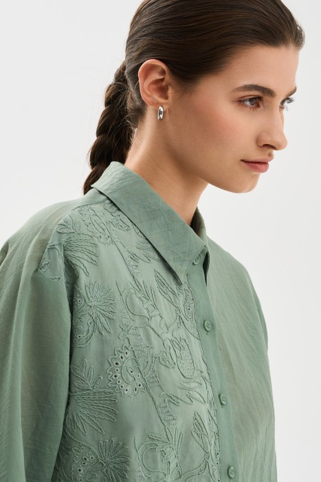 блузка с вышивкой из россии вид сбоку