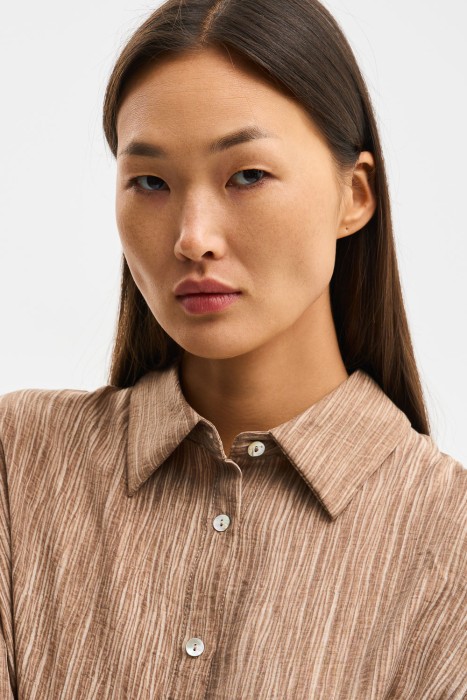 блузка от бренда снежная королева вид слева