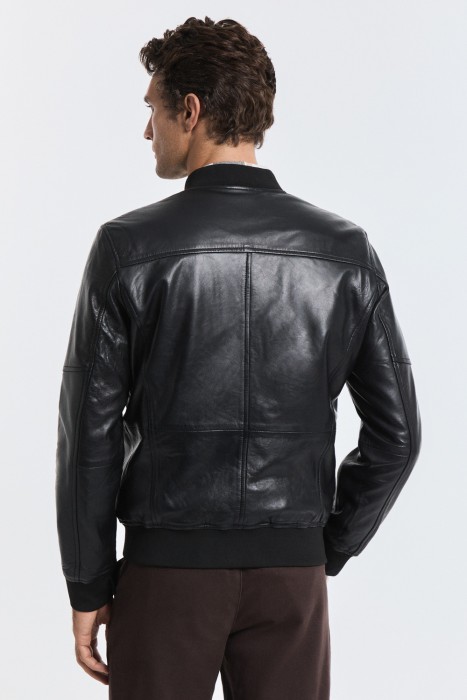 бомбер из натуральной кожи по цене 10070 руб вид справа