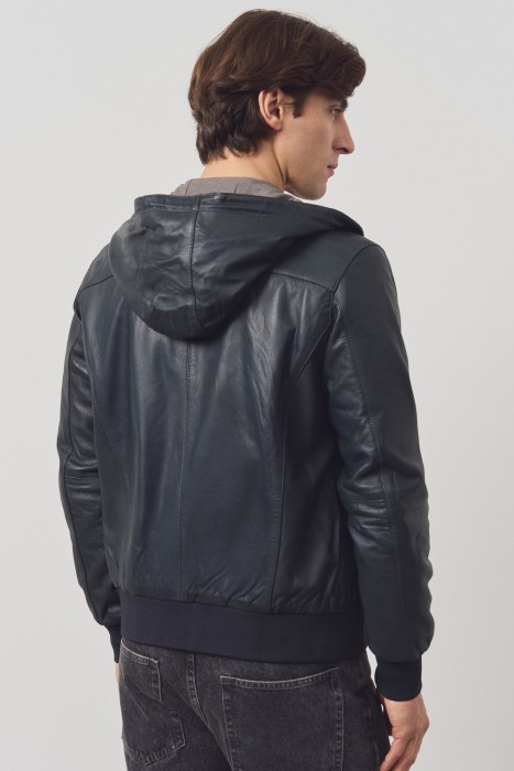 бомбер из натуральной кожи по цене 11750 руб вид справа