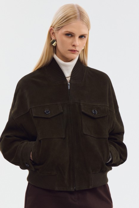 бомбер из натуральной кожи от бренда снежная королева вид слева