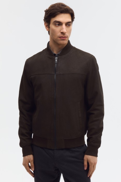 бомбер из натуральной кожи от бренда снежная королева вид слева