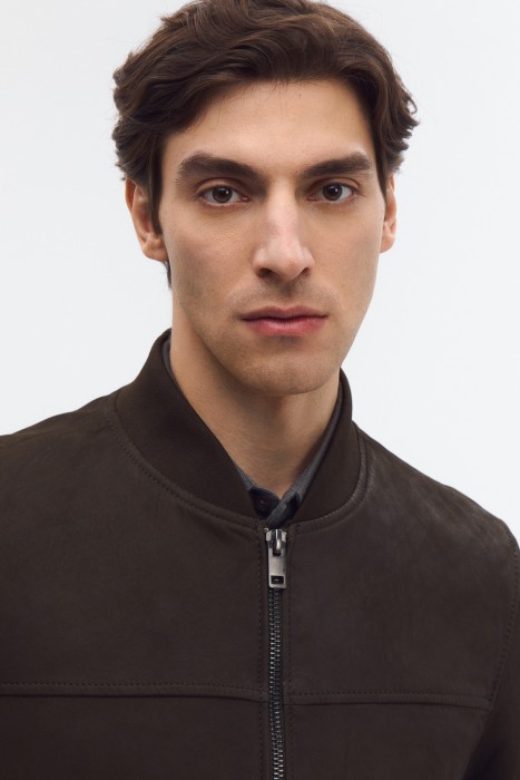 бомбер из натуральной кожи из россии вид сбоку