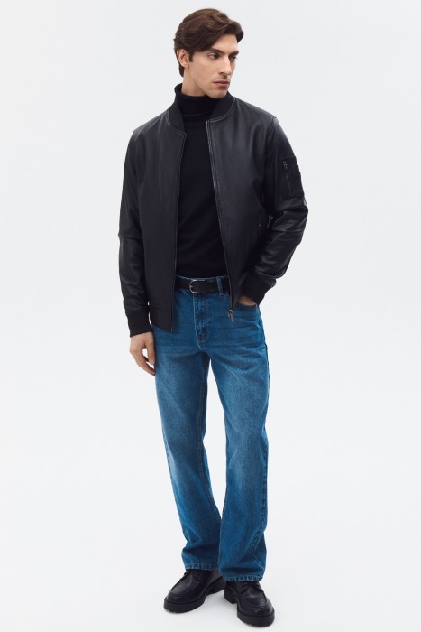 бомбер из натуральной кожи по цене 12080 руб вид справа