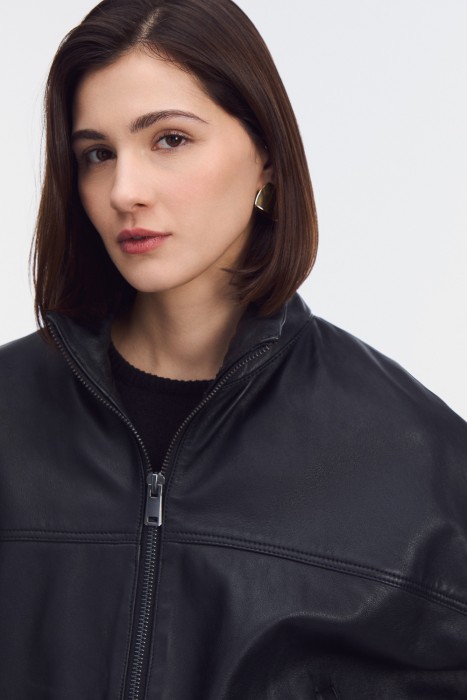 бомбер из натуральной кожи из россии вид сбоку