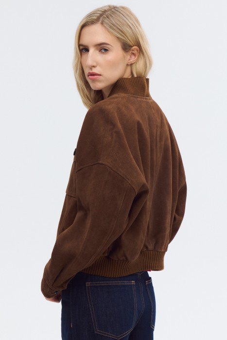 бомбер из натуральной кожи по цене 18800 руб вид справа