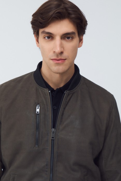 бомбер из натуральной кожи из россии вид сбоку