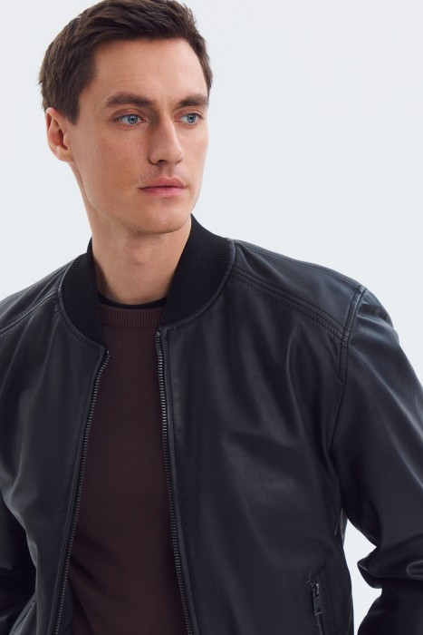 бомбер из натуральной кожи из россии вид сбоку