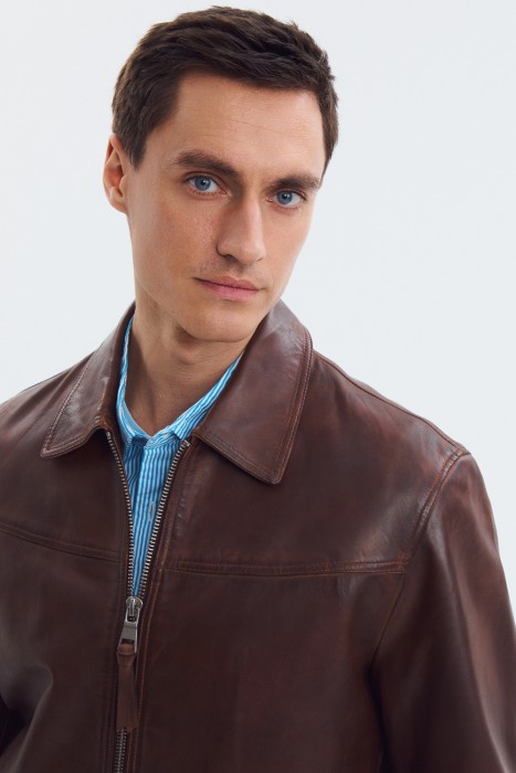 бомбер из натуральной кожи из россии вид сбоку