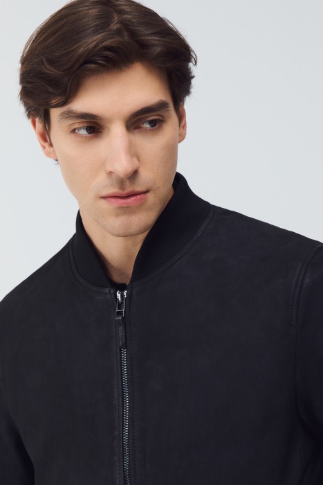 бомбер из натуральной кожи из россии вид сбоку