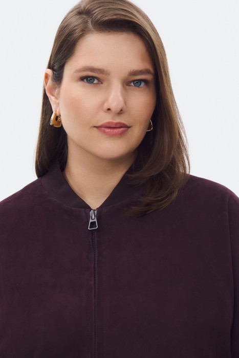 бомбер из натуральной кожи по цене 16120 руб вид справа