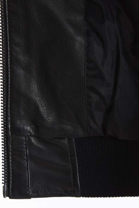 бомбер из натуральной кожи по цене 11410 руб вид справа