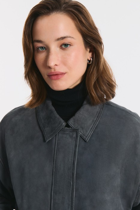 бомбер из натуральной кожи из россии вид сбоку