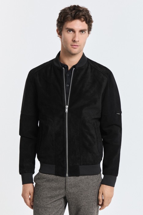 бомбер из натуральной замши от бренда снежная королева вид слева