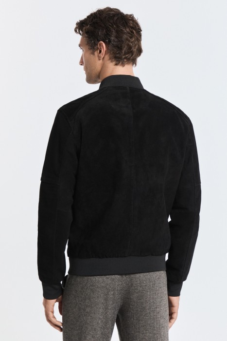 бомбер из натуральной замши по цене 10630 руб вид справа