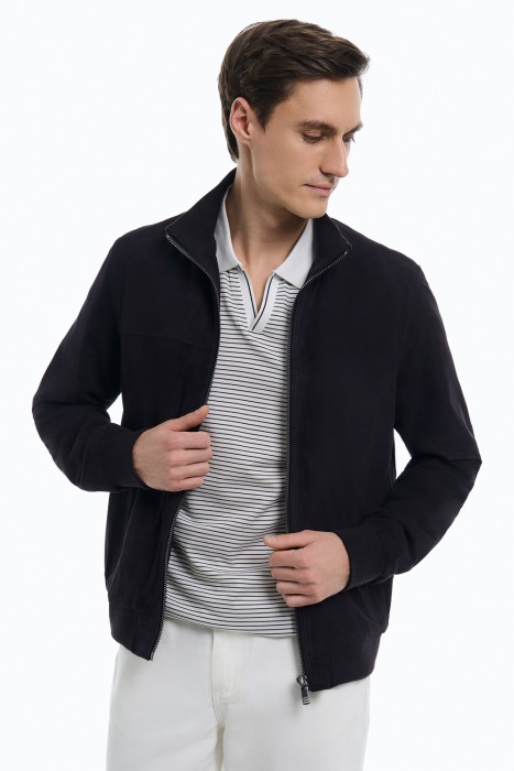 бомбер из натуральной замши от бренда снежная королева вид слева