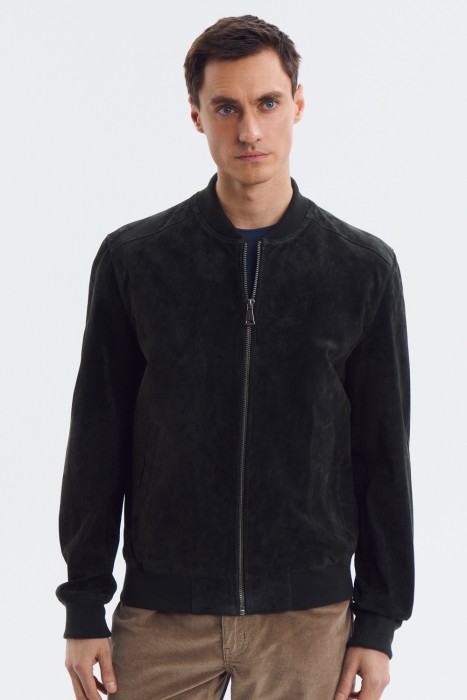 бомбер из натуральной замши от бренда снежная королева вид слева