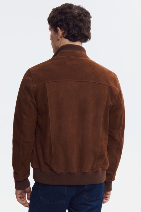 бомбер из натуральной замши по цене 18130 руб вид справа