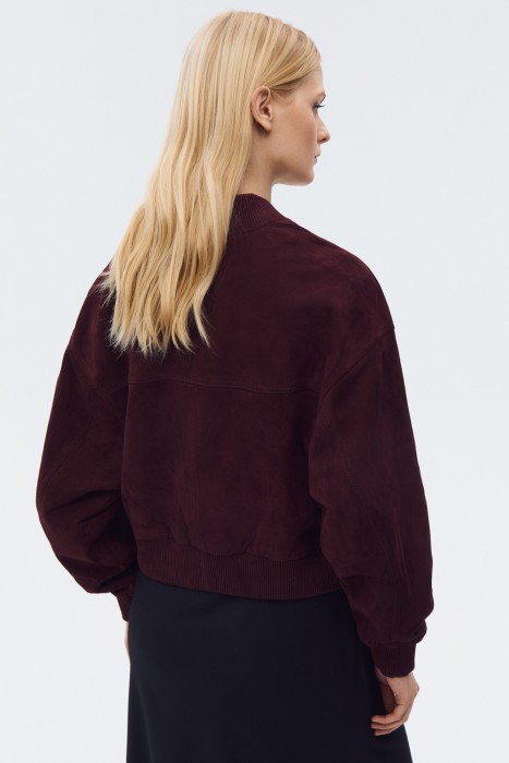 бомбер из натуральной замши по цене 18800 руб вид справа