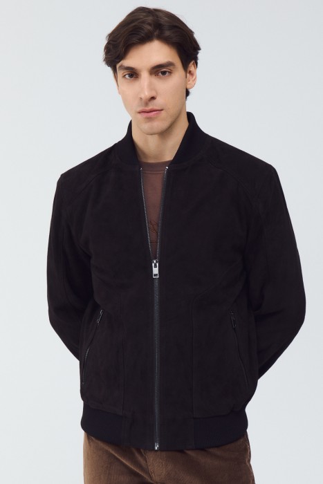 бомбер из натуральной замши от бренда снежная королева вид слева