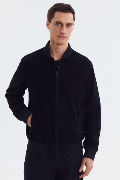 бомбер из натуральной замши от бренда снежная королева вид слева