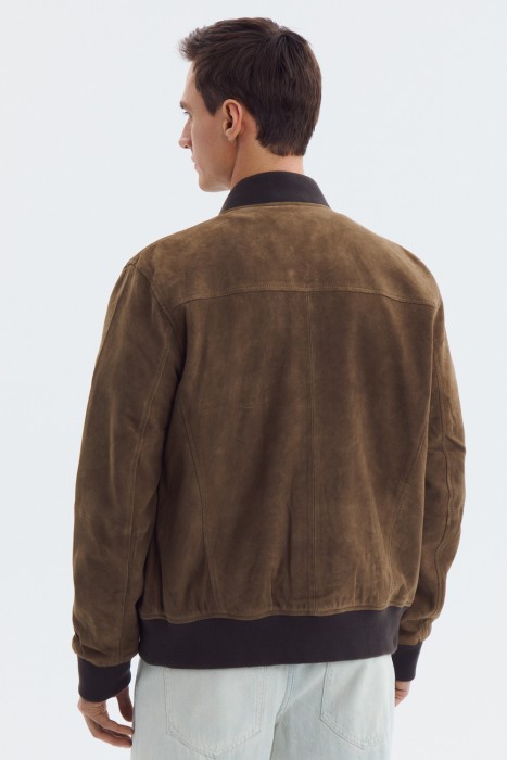 бомбер из натуральной замши от бренда снежная королева вид слева