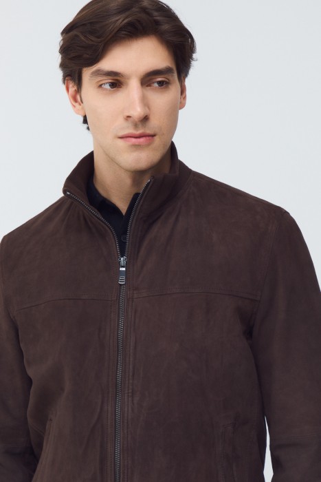 бомбер из натуральной замши из россии вид сбоку