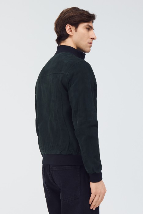 бомбер из натуральной замши по цене 14770 руб вид справа