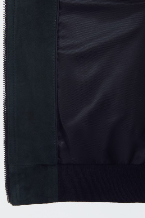 бомбер из натуральной замши из россии вид сбоку