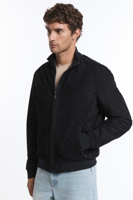 бомбер из натуральной замши от бренда снежная королева вид слева