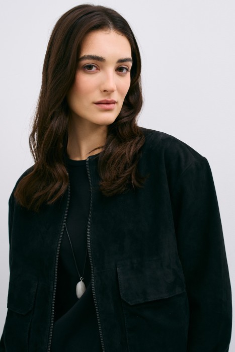 бомбер из натуральной замши из россии вид сбоку