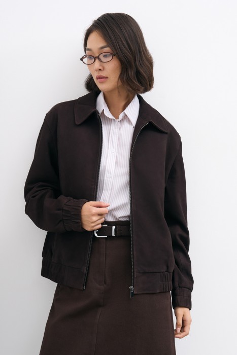 бомбер из натуральной замши по цене 12660 руб вид справа