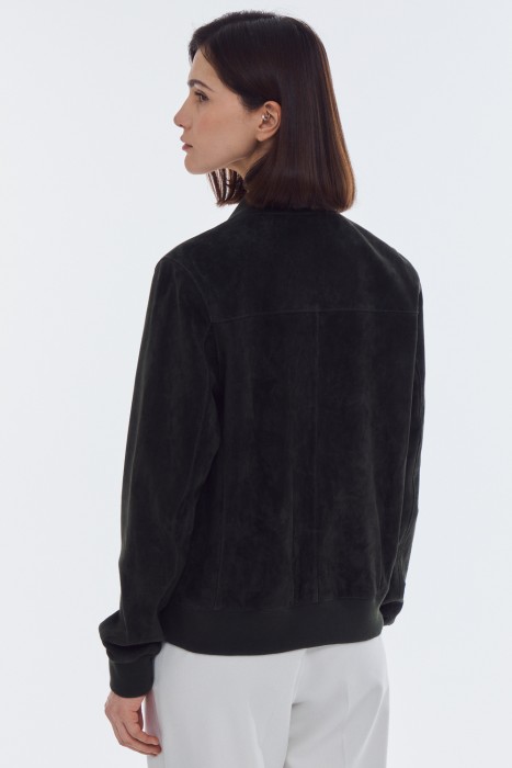 бомбер из натуральной замши по цене 17320 руб вид справа