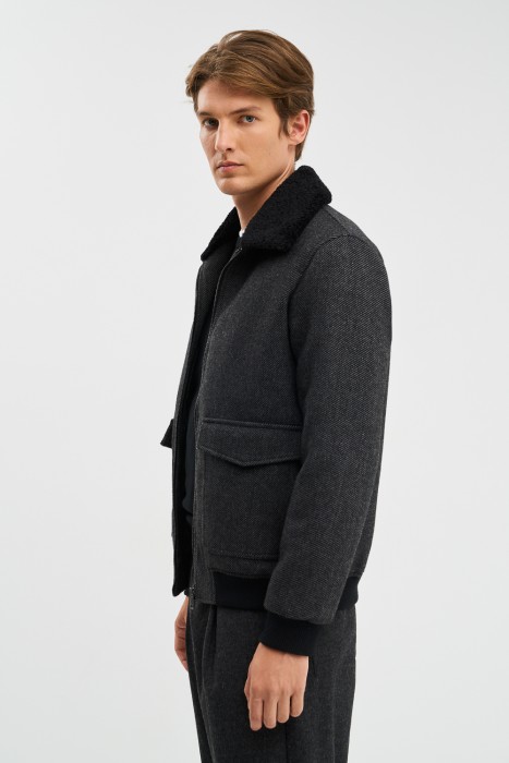 бомбер из шерсти с меховой отделкой из россии вид сбоку