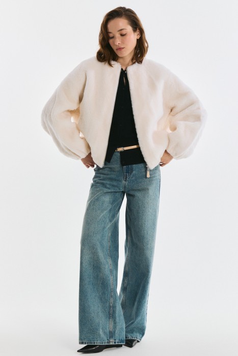 бомбер из шерсти по цене 6920 руб вид справа