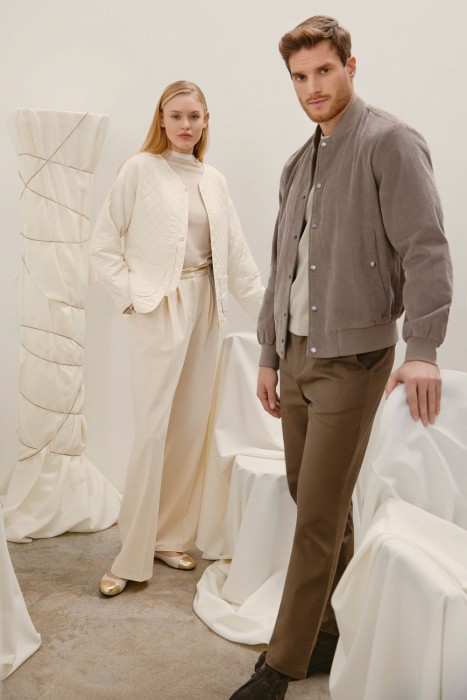 бомбер из вельвета от бренда снежная королева вид слева