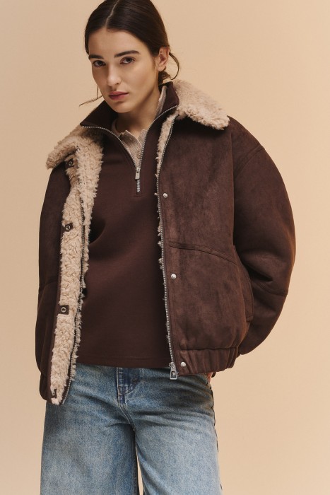 бомбер с меховой отделкой от бренда снежная королева вид слева