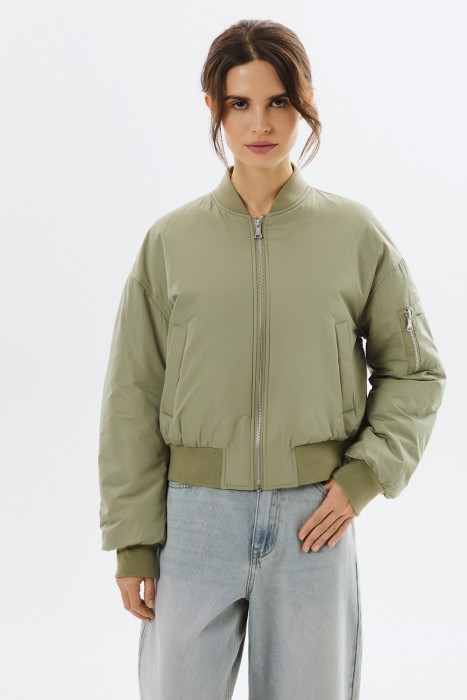 бомбер от бренда снежная королева вид слева