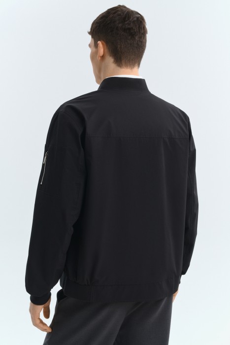 бомбер по цене 3250 руб вид справа